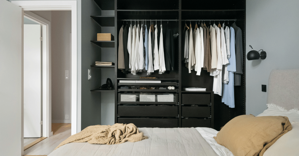 Black Wardrobe Magic: 5 Ideas For Every Kind Of Bedroom